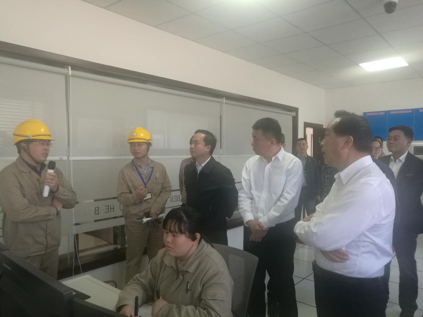 惠天然董事长_董事长办公室图片(2)